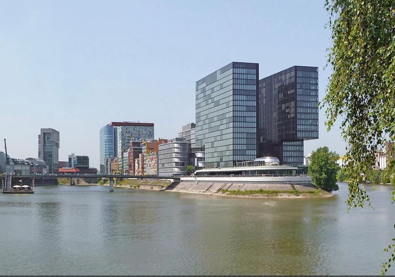 Medienhafen Apartment Direkt Am Zentrum Dusseldorf Bagian luar foto