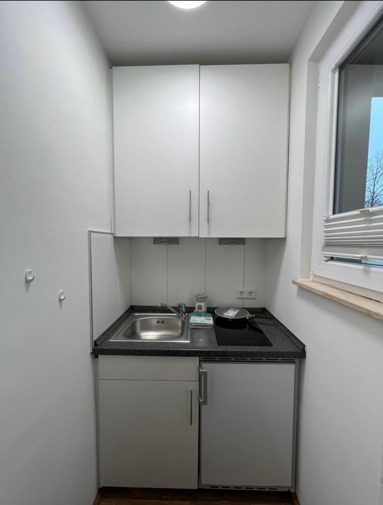 Medienhafen Apartment Direkt Am Zentrum Dusseldorf Bagian luar foto