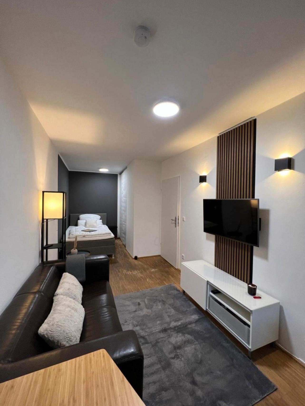 Medienhafen Apartment Direkt Am Zentrum Dusseldorf Bagian luar foto
