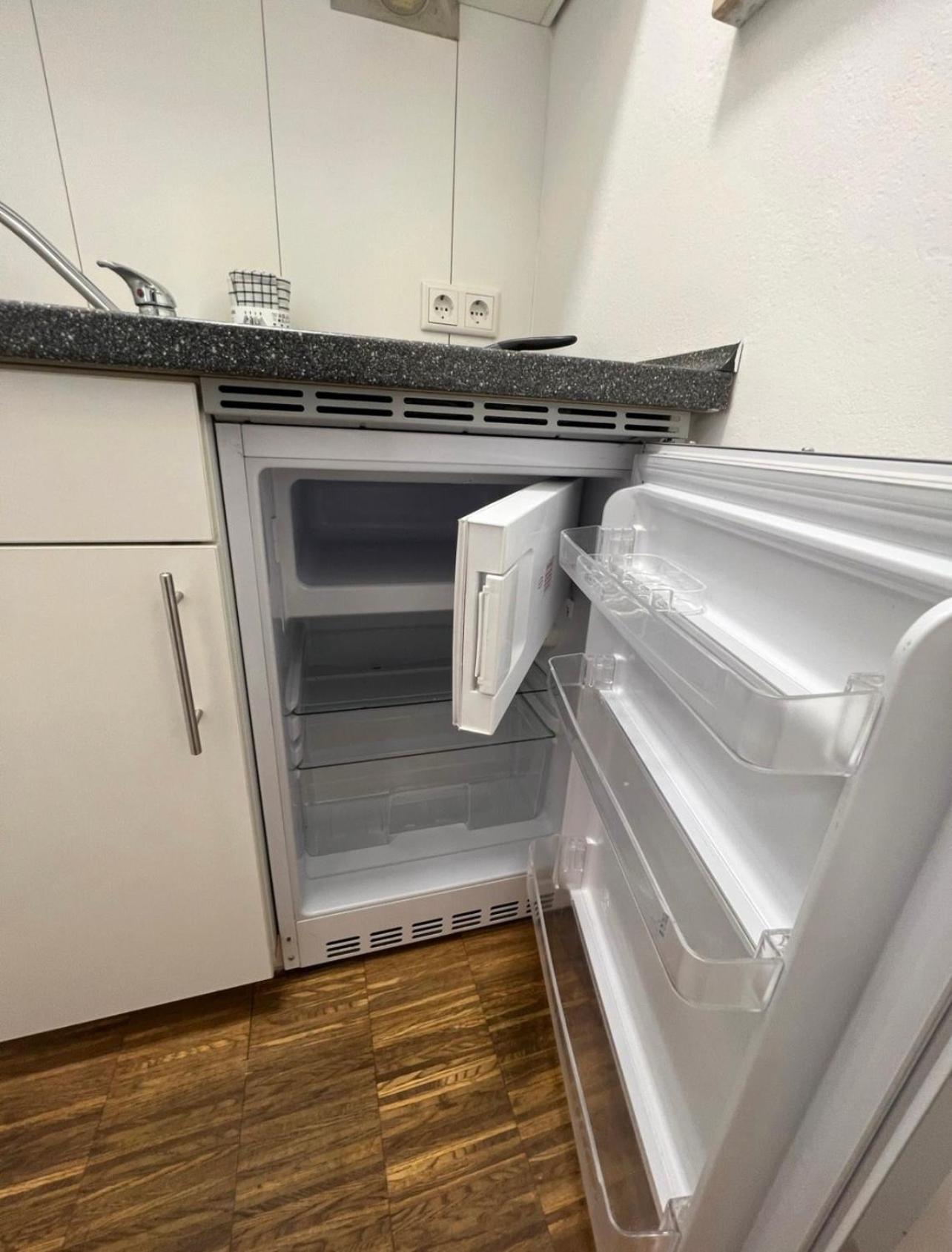 Medienhafen Apartment Direkt Am Zentrum Dusseldorf Bagian luar foto